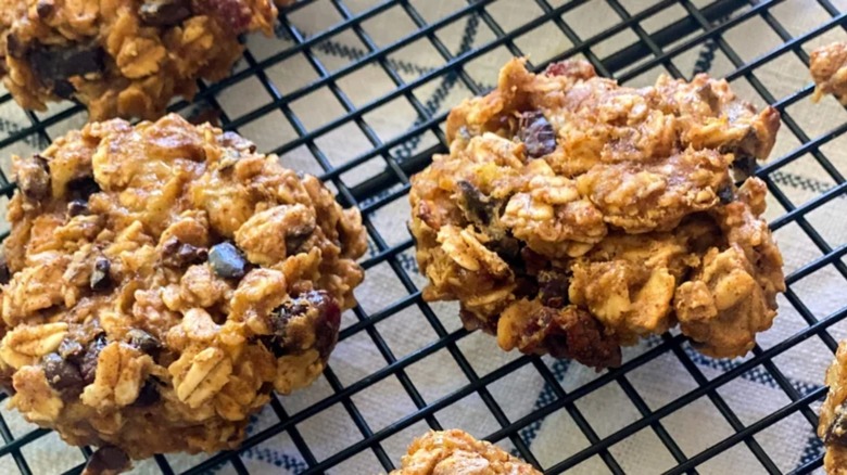 5-Ingredient Oatmeal Cookies