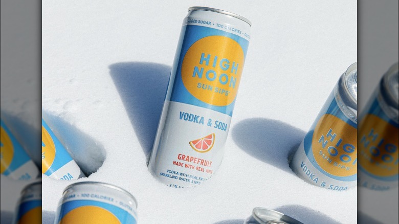 Grapefruit High Noon Seltzer can