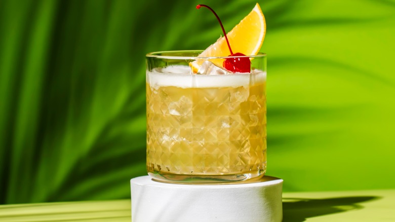 Whiskey sour cocktail